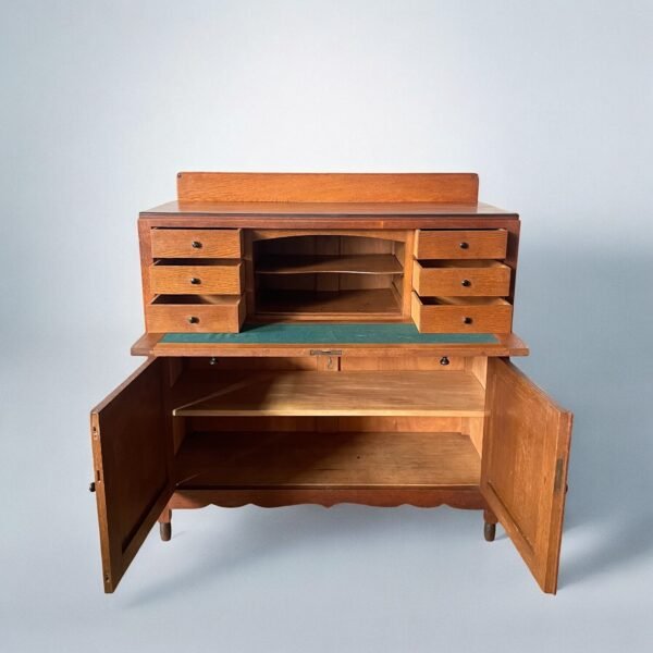 An antique oak secretary cabinet - Image 3