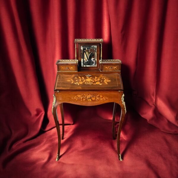 Ladies Desk