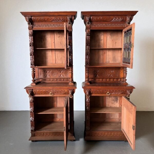 19th Century Flemish cupboard - Image 2