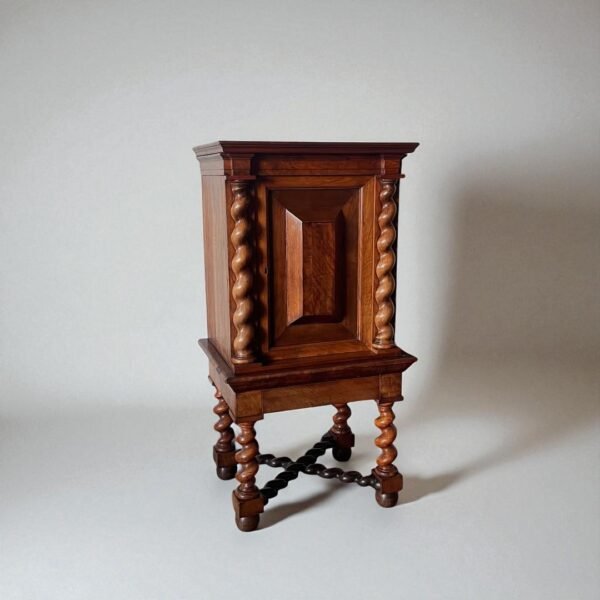 18th century tobacco cabinet - Image 3