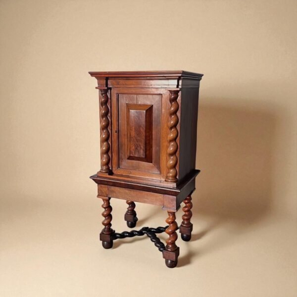 18th century tobacco cabinet