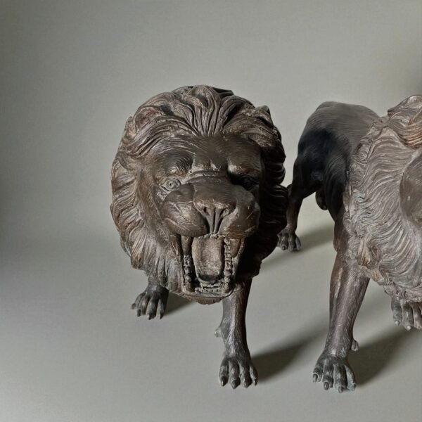 Bronze lion sculptures - Image 3
